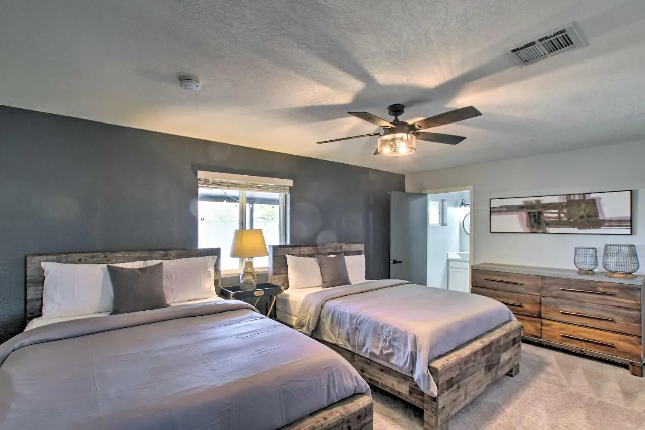 Charming Phoenix Home With Patio About 3 Miles To Dtwn! 度假居