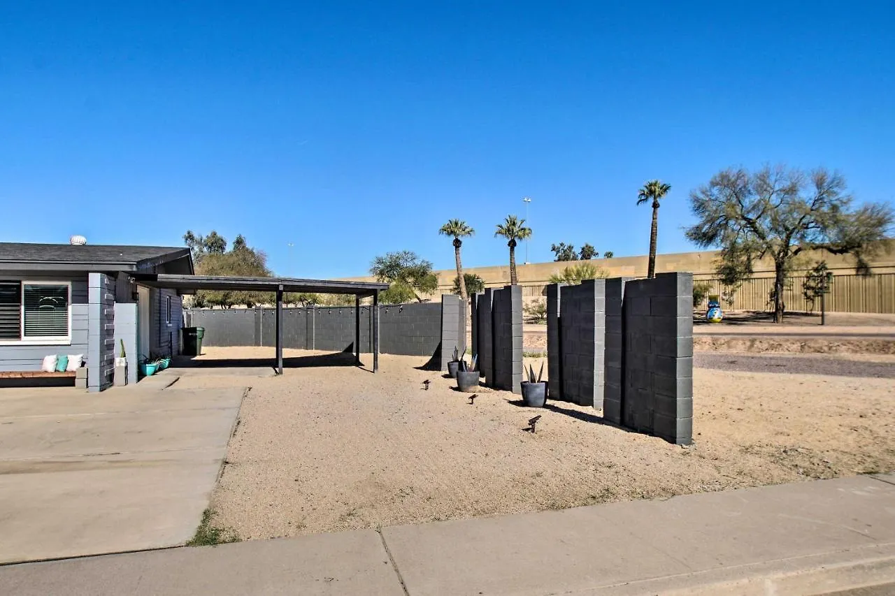 Charming Phoenix Home With Patio About 3 Miles To Dtwn! 美国