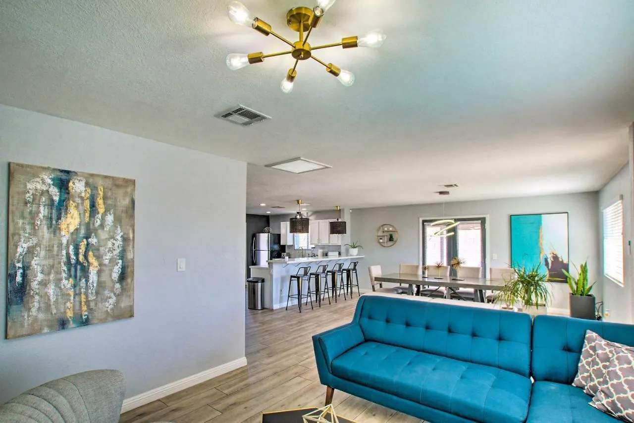 Charming Phoenix Home With Patio About 3 Miles To Dtwn!