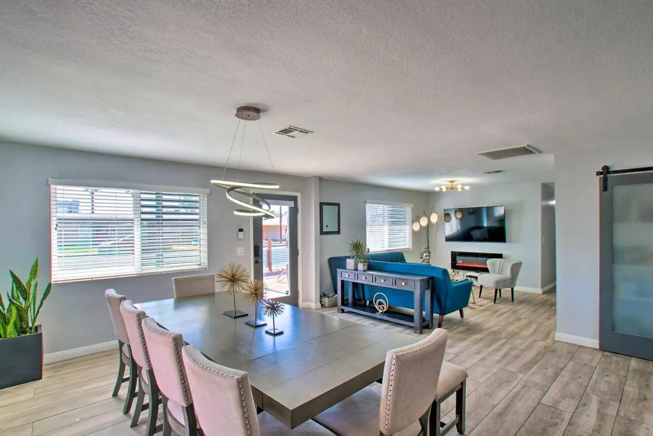 Holiday home Charming Phoenix Home With Patio About 3 Miles To Dtwn!