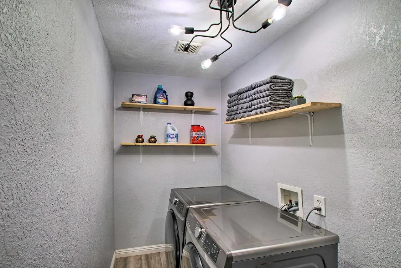 Holiday home Charming Phoenix Home With Patio About 3 Miles To Dtwn!