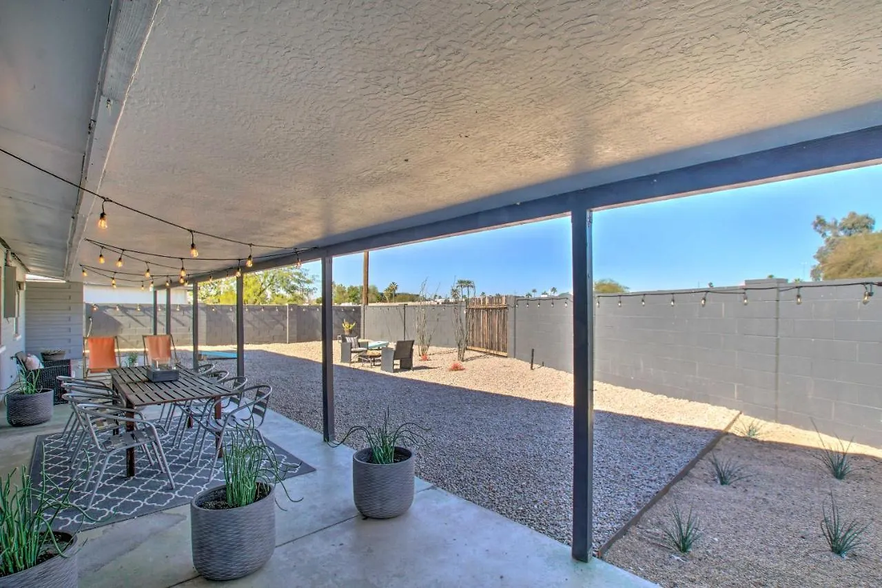 Charming Phoenix Home With Patio About 3 Miles To Dtwn!