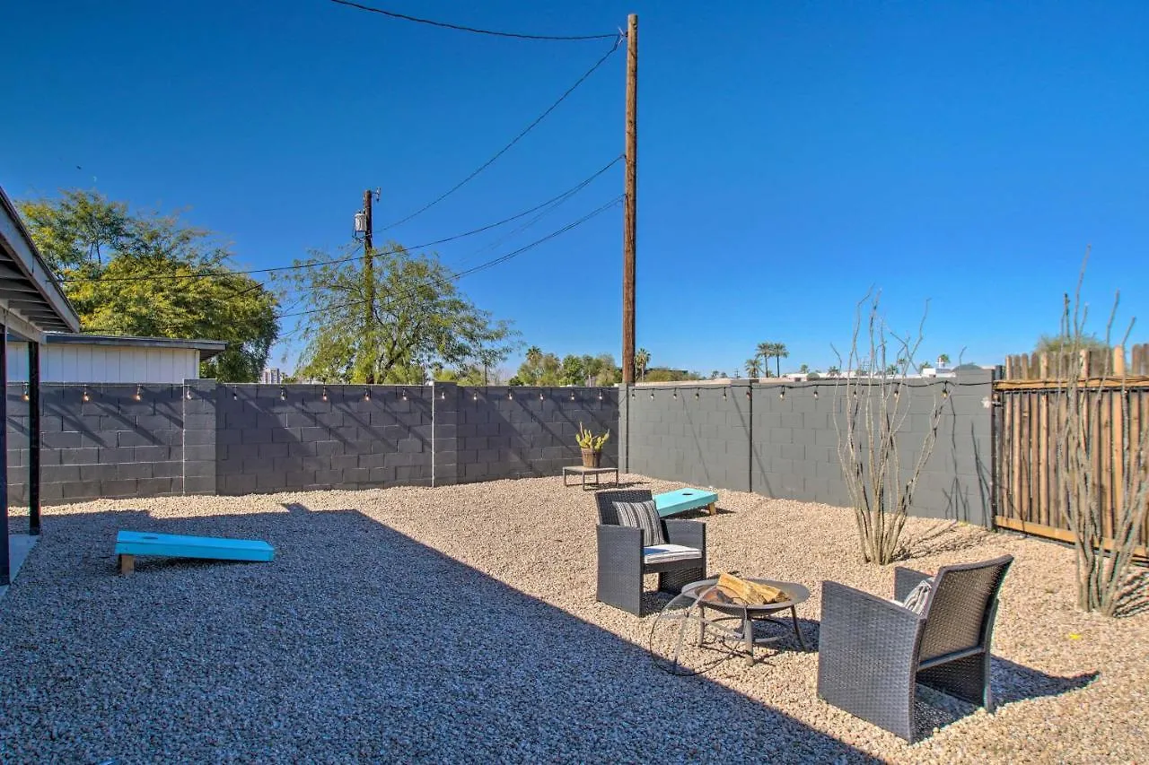 Charming Phoenix Home With Patio About 3 Miles To Dtwn!